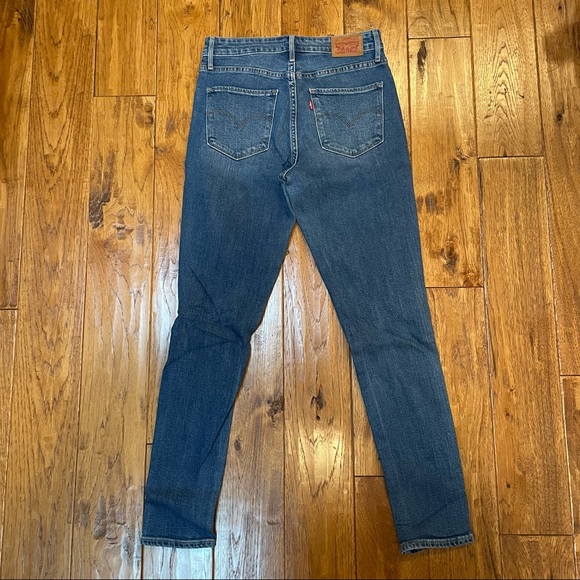 Levi’s 721 High Rise Skinny Jean - Picture 2 of 2